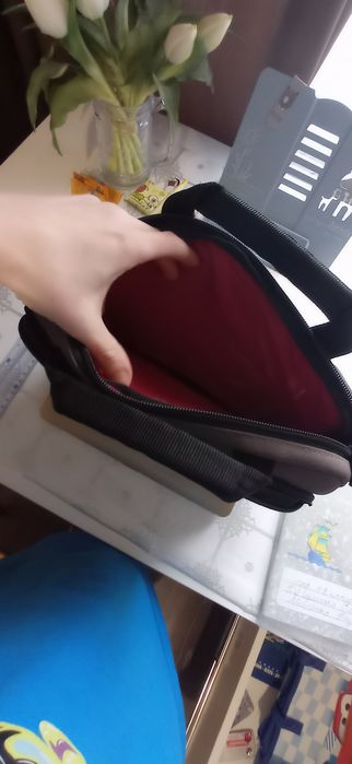 Нетбук Asus з чохлом