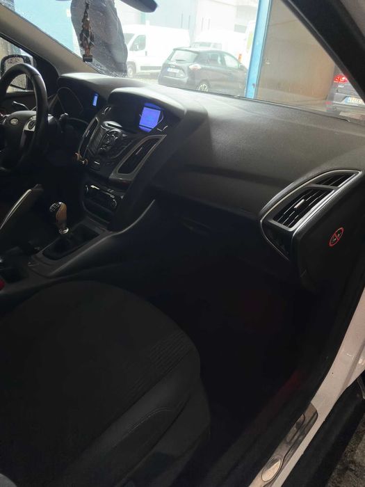 OPORTUNIDADE – Ford Focus SW 1.6 TDCi | 2012
