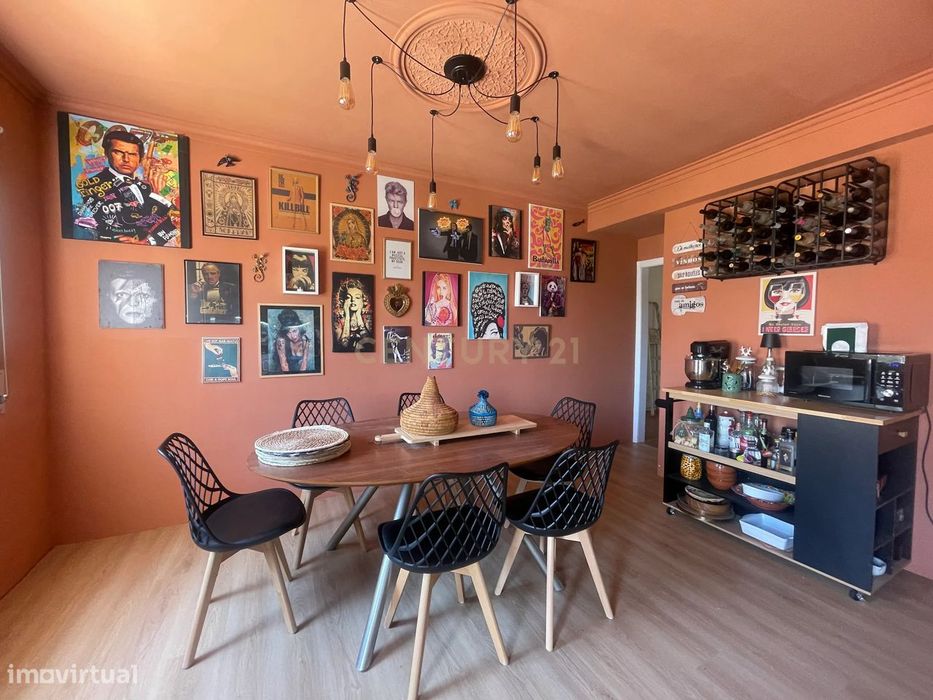 Arrendamento de apartamento T2, mobilado, na Charneca da Caparica.