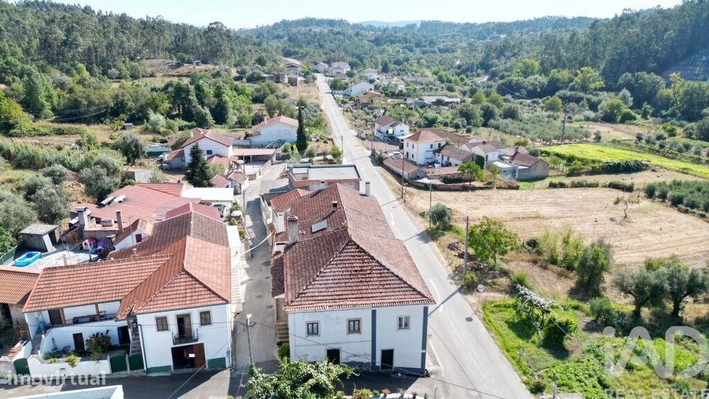 Moradia geminada T3 em São Miguel, Santa Eufémia e Rabaçal de 310 m2