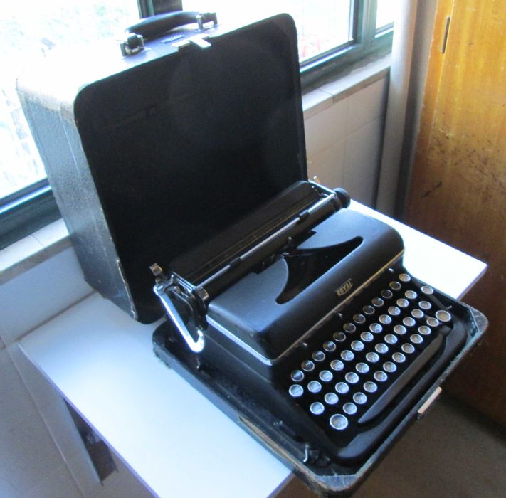 Máquina de escrever Royal