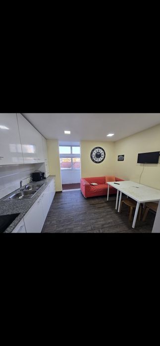 Alugo quarto no centro de Leiria