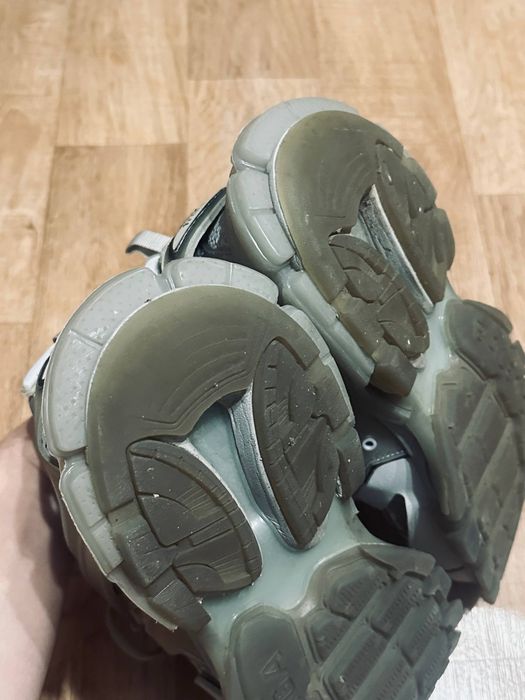 balenciaga track 1 grey clear sole