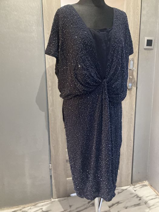 Granatowa blyszczaca