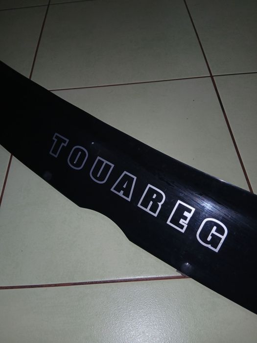 Мухобойка дефлектор на капот  Volkswagen Touareg