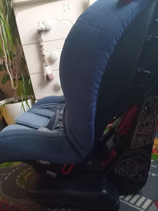 Продам дитяче автокрісло