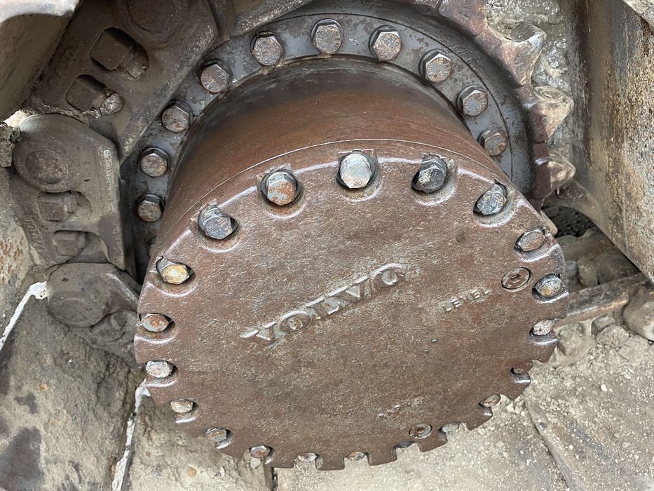 Zwolnica silnik jazdy koparka Volvo EC250ENL final drive