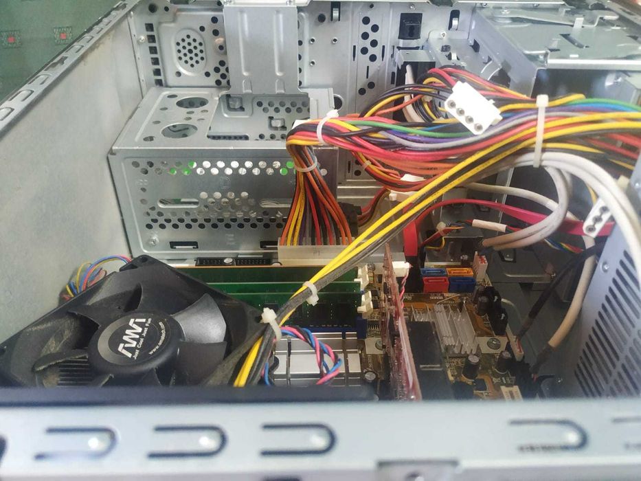 Vendo Computador da HP (Usado em Bom estado)