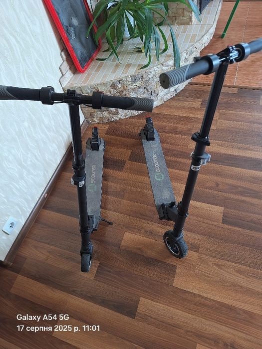 Електросамокат M-SCOOTER