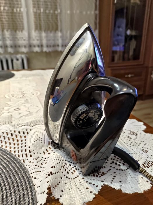 Sprzedam żelazko PRL