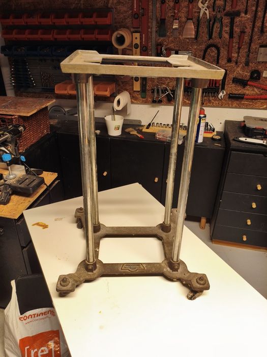 Involca Base de maquina de escrever antiga indistrial