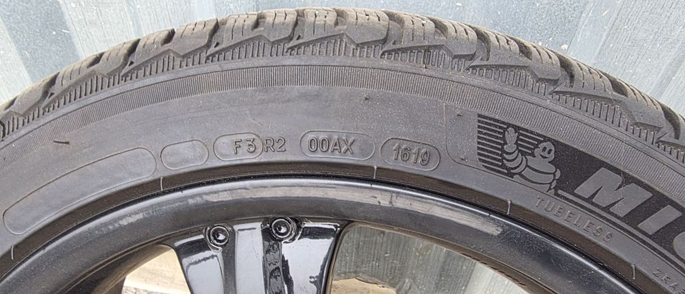 Продам резину Michelin Pilot Alpine 5 (зима) 225/45/r19