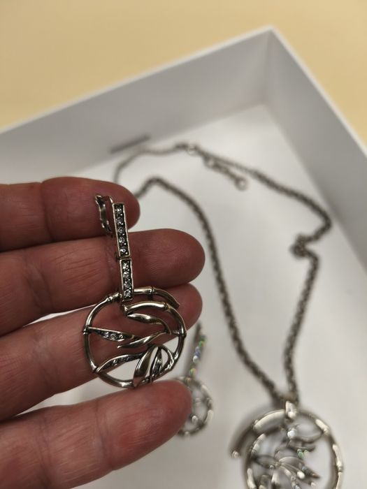 Гарний набір біжутерії