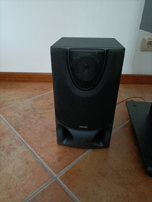 Aparelho de som Philips com opção radio, cd, cassetes e móvel incluído