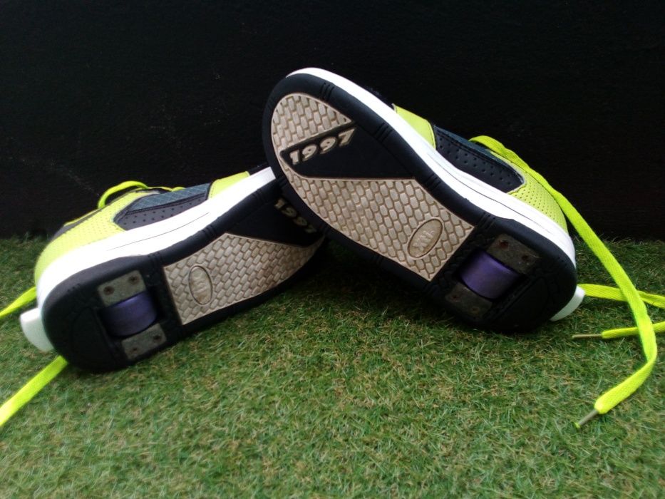 VENDA URGENTE Sapatilhas XTI Com Rodinhas Movíveis, Número 36