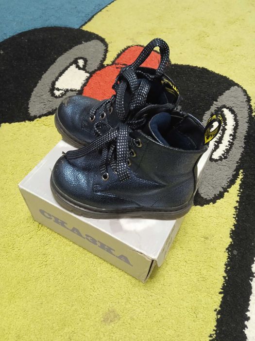 Продаються чобітки дитячі весна -осінь