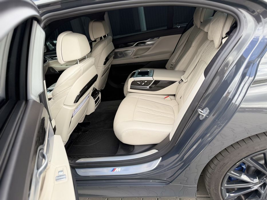 BMW 750 M Performance