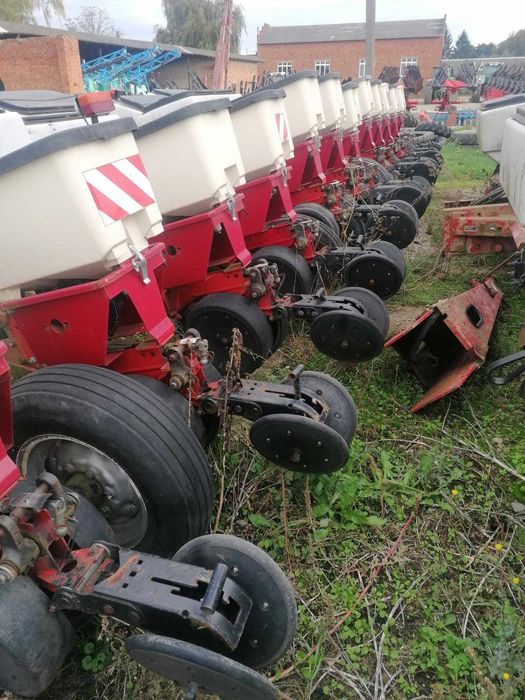 Сівалка для просапних культур Massey Ferguson 555 (12 рядкова)