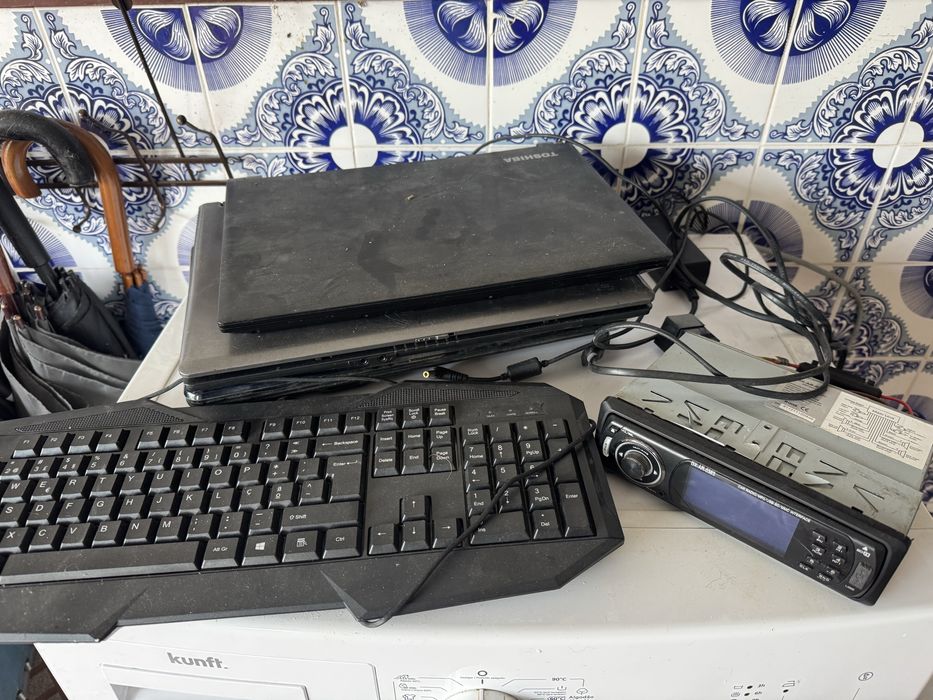 Laptops, Keyboard, and Car Radio64550780705026120