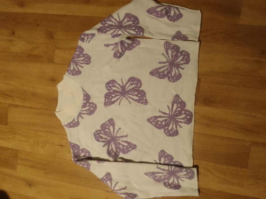 Sweterek dziewczęcy