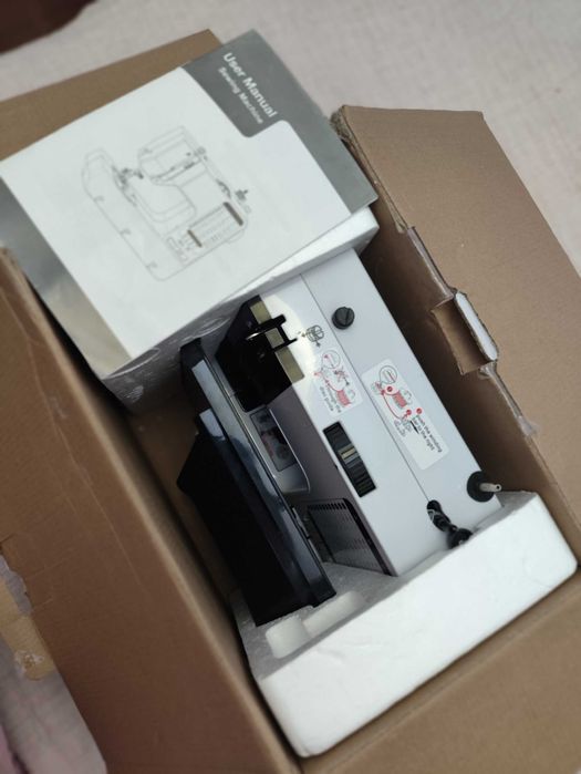 Máquina de costura Elétrica Multifuncional - Nova