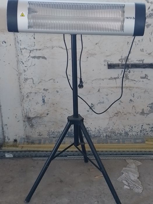 Promiennik podczerwieni / grzejnik zewnętrzny YATO 2000 Watt