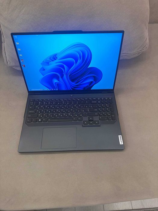 Ігровий ноутбук Lenovo Legion Pro 5 16IRX8 (i7-13700HX / RTX 4070 / 32GB / 1TB)