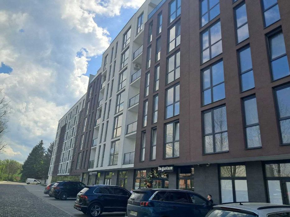 Елітне житло. Новобудова у центрі міста Свалява. Квартира.