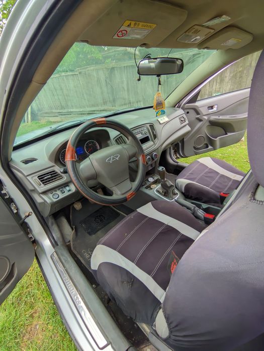 Продам автомобіль chery e5 стан на фото всі деталі по тел або відео