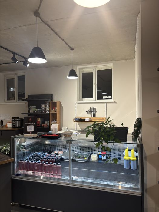 Готовий діючий бізнес суші/wok, розливне крафтове пиво, прохідне місце