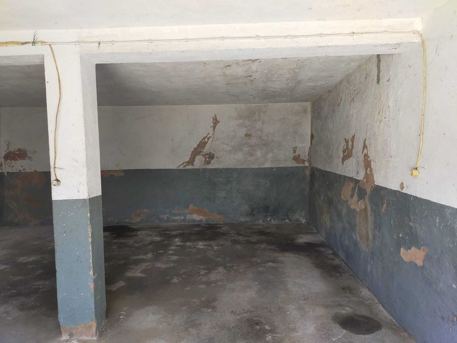 Garagem / Armazém 70m2 para arrendar