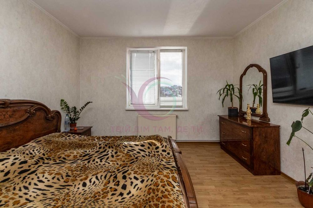 Будинок Угринів передмістя Івано-Франківська Особняк з ділянкою 7сот