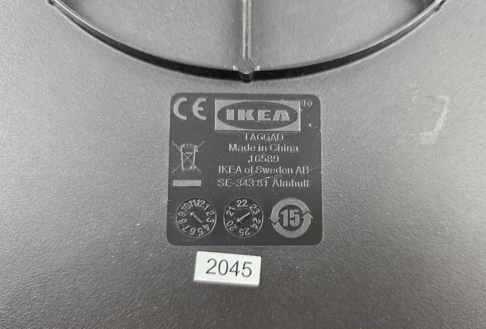Duży czarny zegar ścienny Ikea