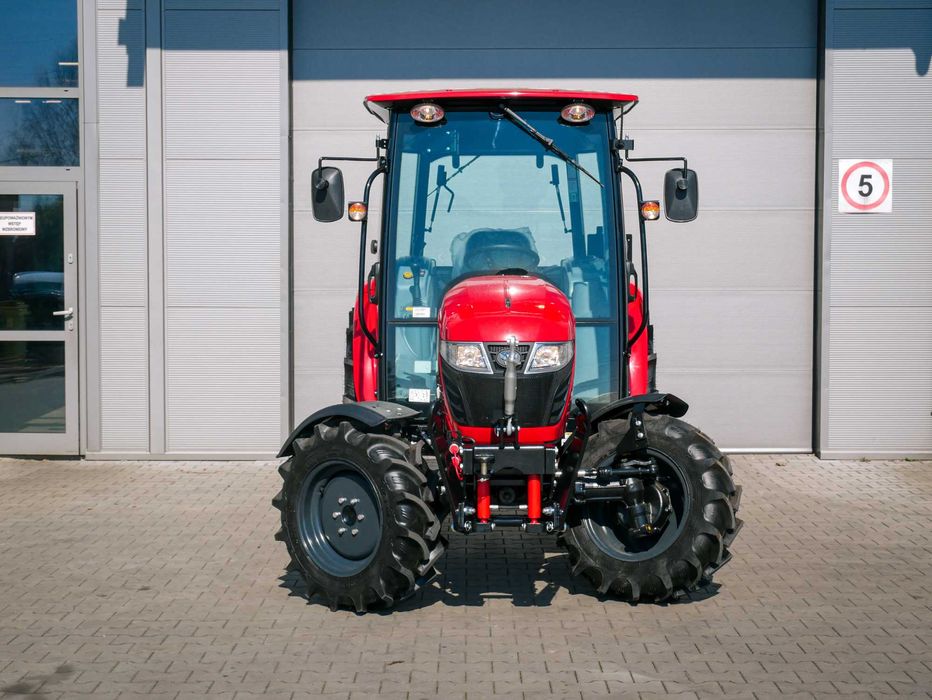 Ciągnik komunalny z pługiem i posypywarką TYM 6225C [59 KM] PROMOCJA!