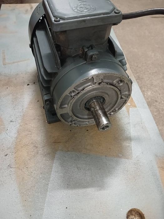 Електродвигун,(електродвигатель) 1.1кВт