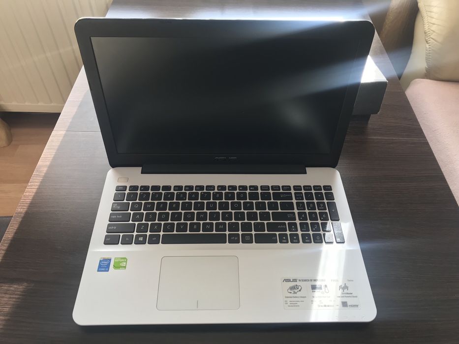 Laptop ASUS F 555