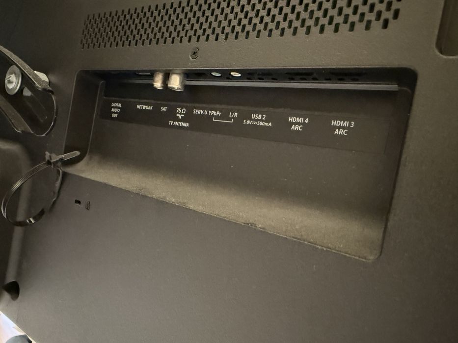 Philips 8804 TV 4K z dźwiękiem Bowers & Wilkins Android