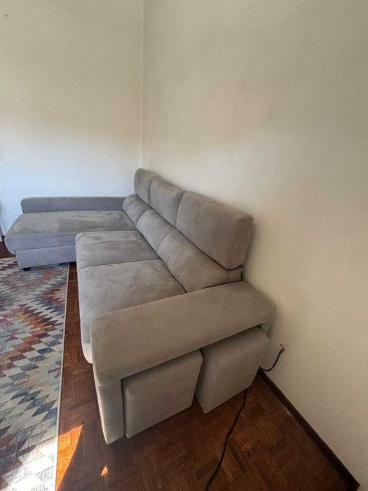 Sofá cinza com chaise longue