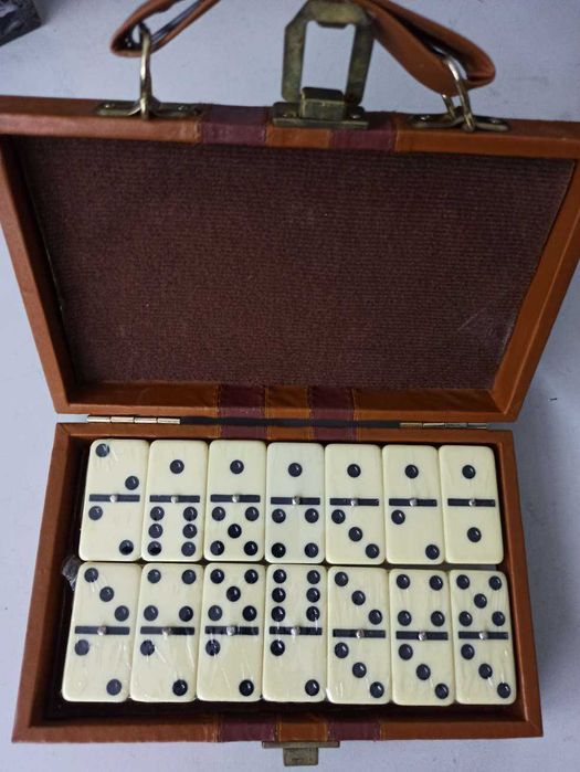 Dominó Profissional com Mala