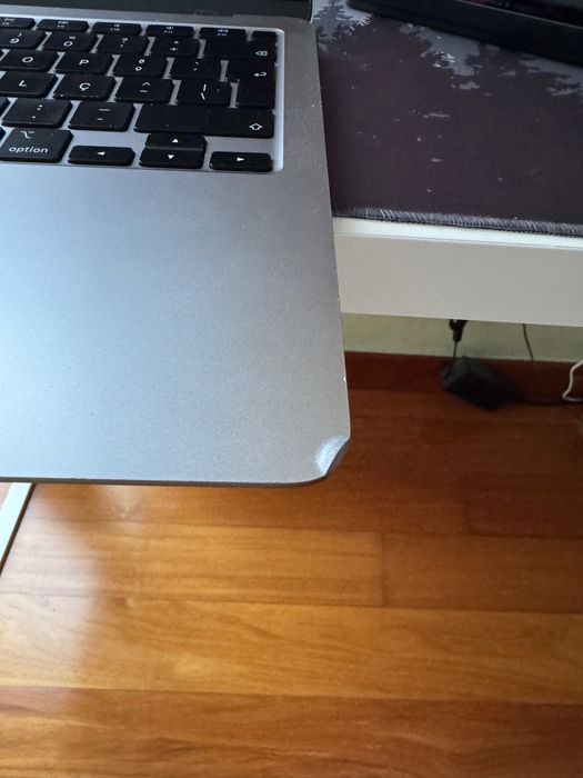 MacBook Air M1 (8gb 256gb)