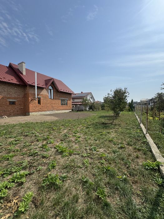 Будинок в Крихівцях з частковим ремонтом!!!