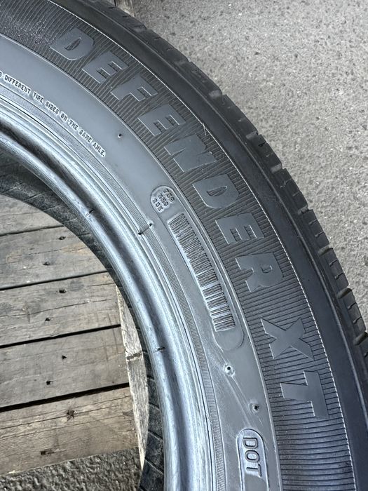 Шини 225 60 17 99T Michelin Defender XT пара