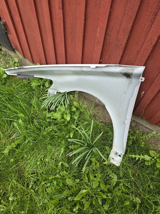 Błotnik prawy volvo V50 S40 Kolor 614