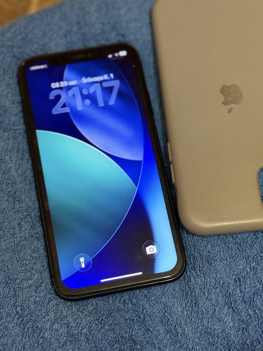 Продается недорого на iPhone 11