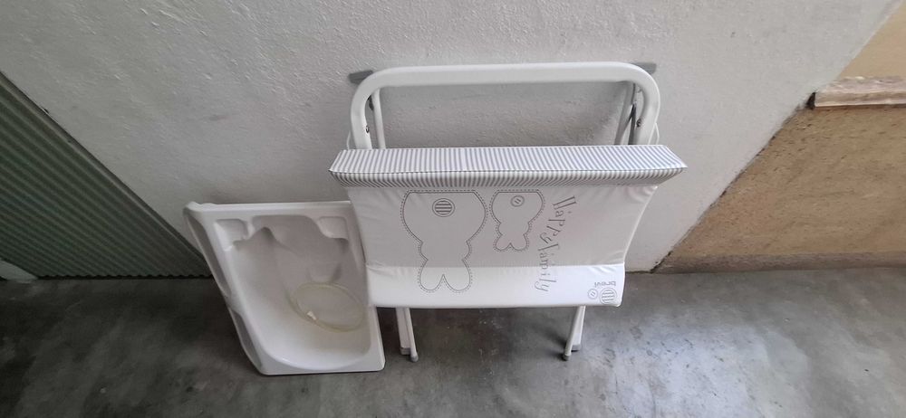 Banheira Brevi para Bebé com Muda-Fraldas