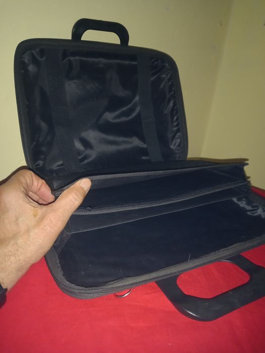 Противоударный портфель для ноубука