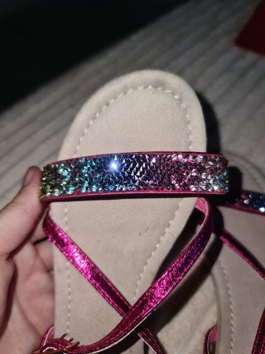 Босоніжки для дівчинки.