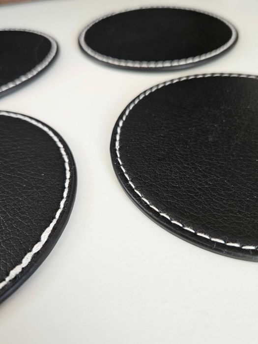 4 підставки для скланок h&m home, набір чорних підстаканників