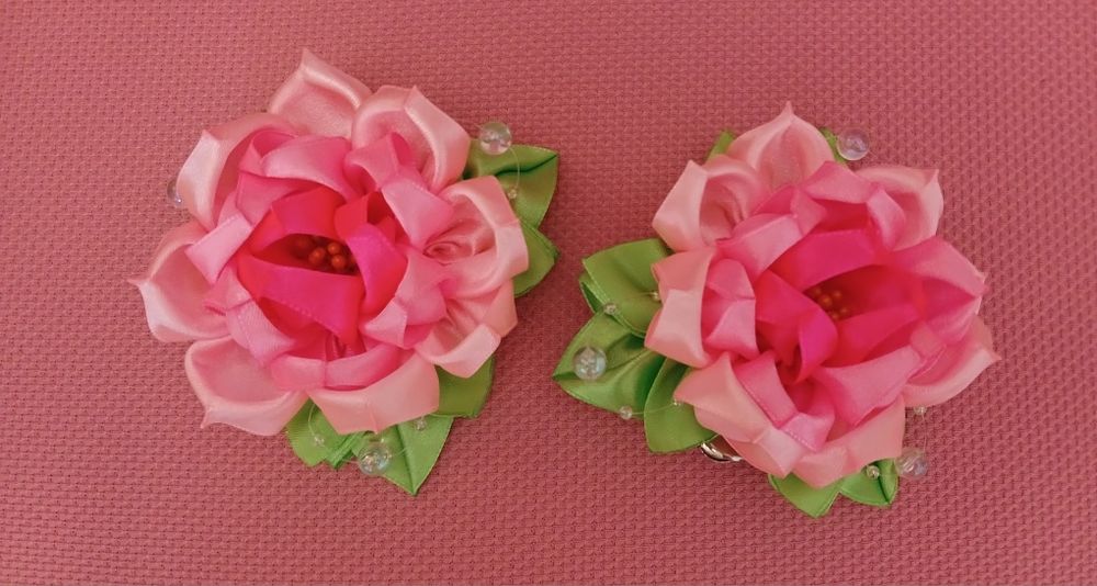 Заколки  ручной работы в технике Канзаши