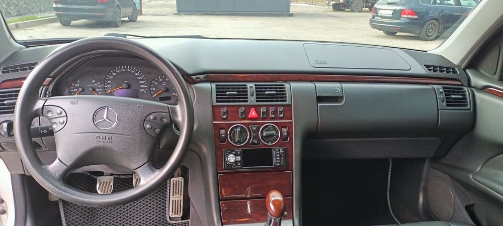 Мерседес w210 2001 год